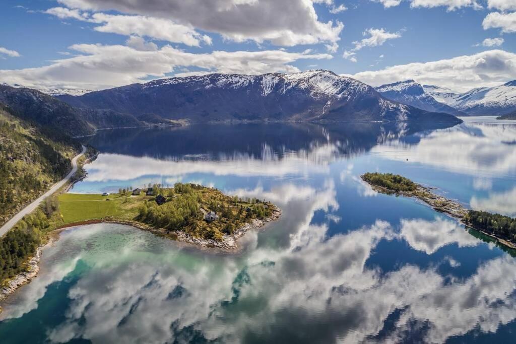 Efjord And Stetind Resort - Cabin Kobbernestinden Ballangen Dış mekan fotoğraf